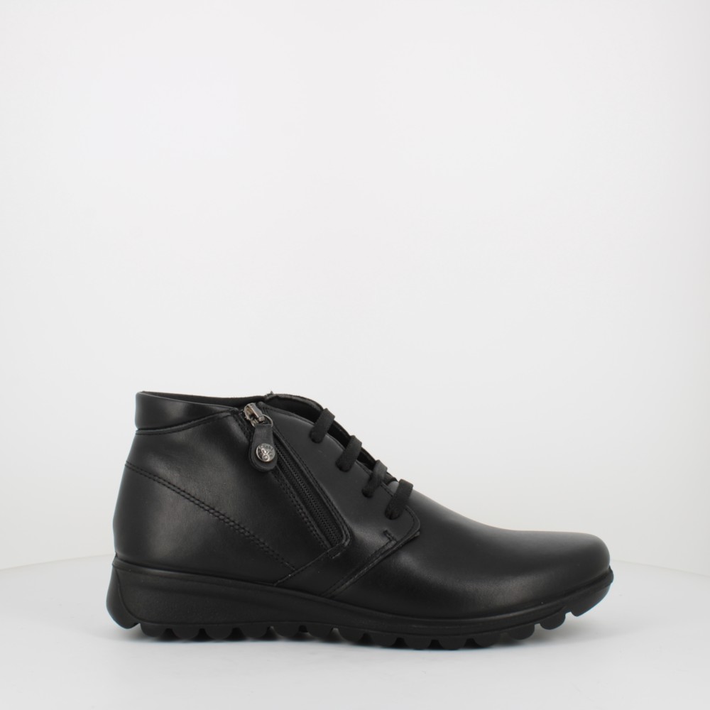 Gentli Shoes Facebook ad: Shiko Online zbritjen në artikujt për femra.