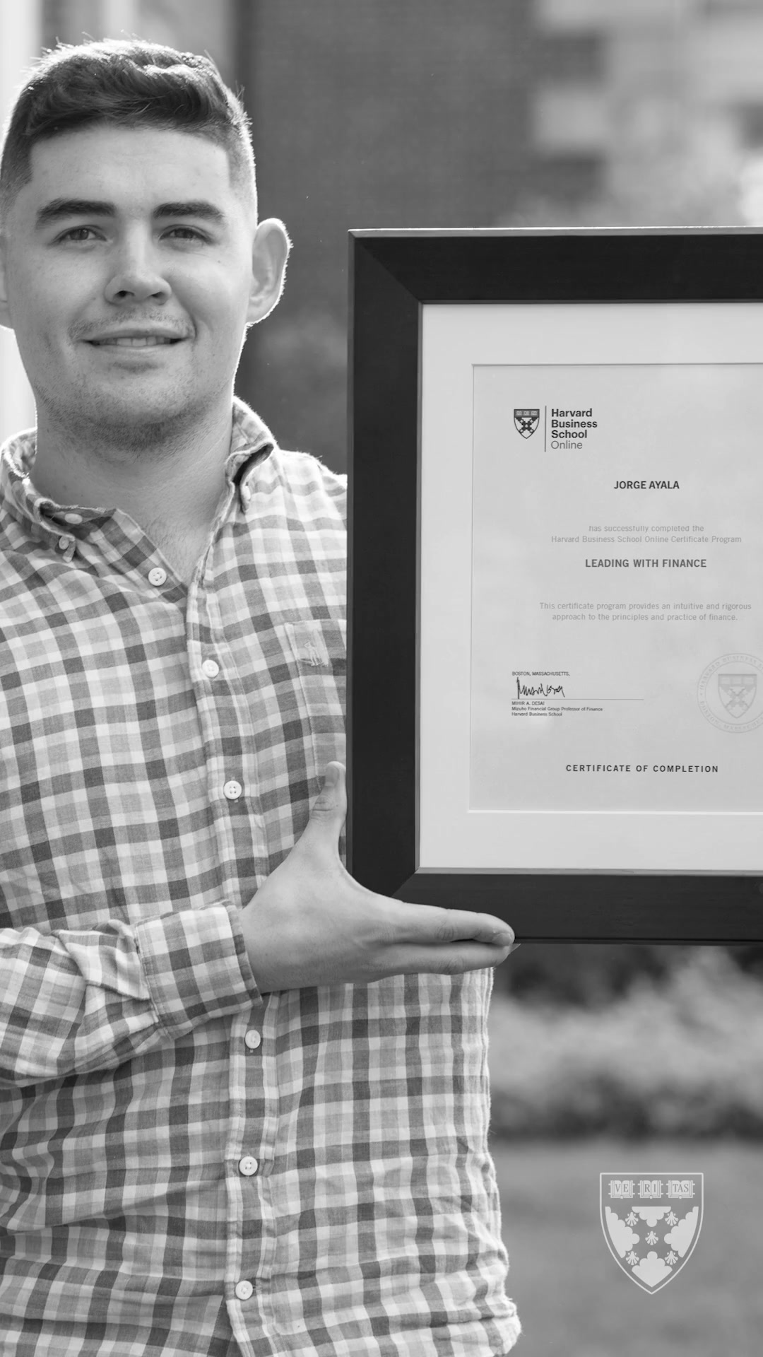 Harvard Business School Online Facebook ad: Boost Your Resume with HBS Online