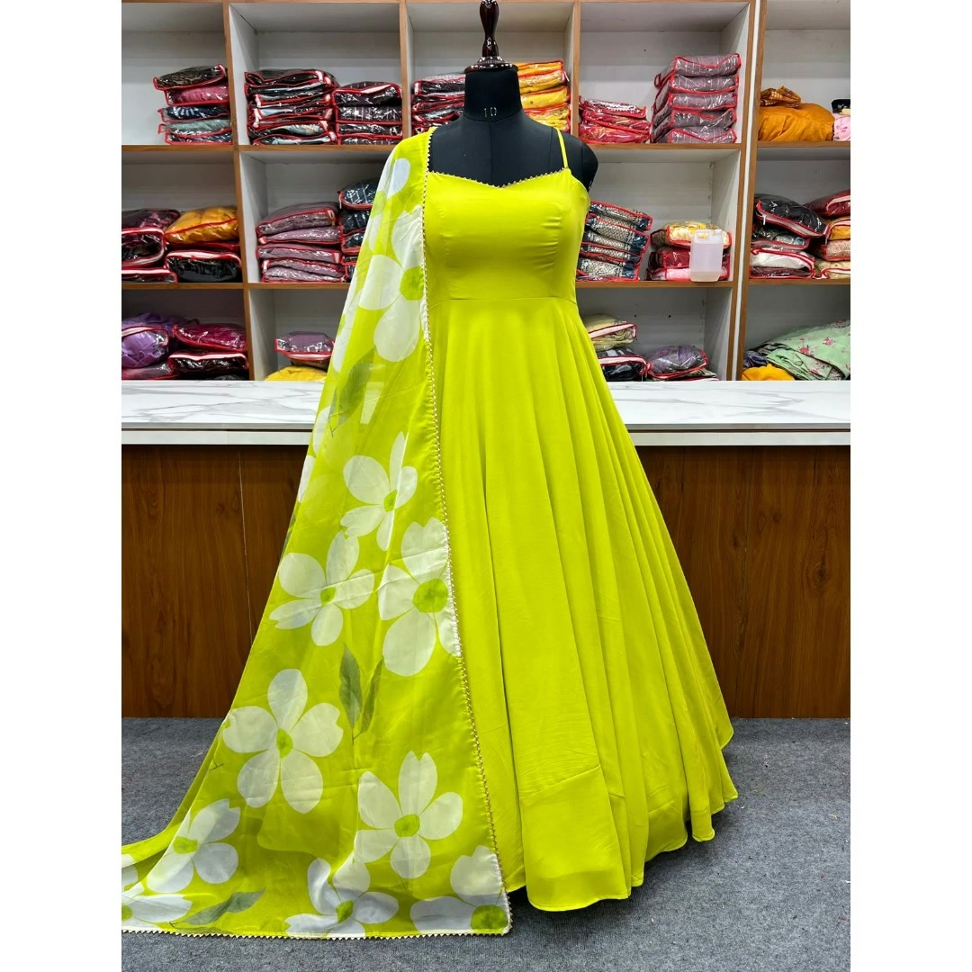 Ennayou_Clothing Facebook ad