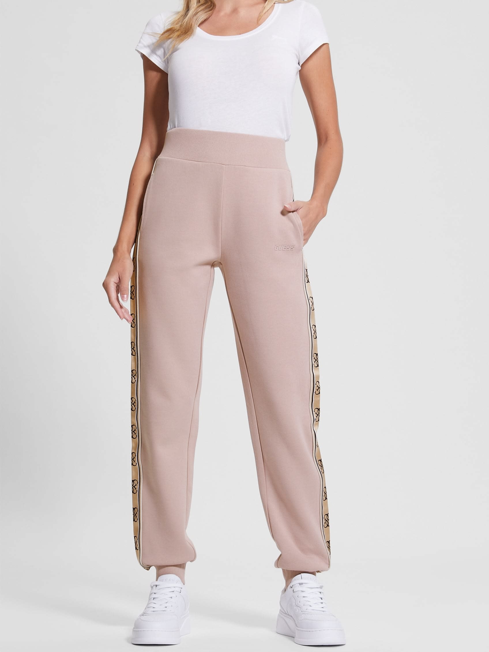 GUESS Facebook ad: Move with confidence in Guess activewear.
