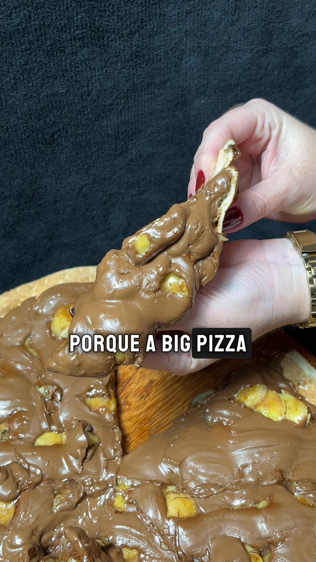 Big pizza villa Facebook ad: A melhor pizza da cidade, na sua mesa!