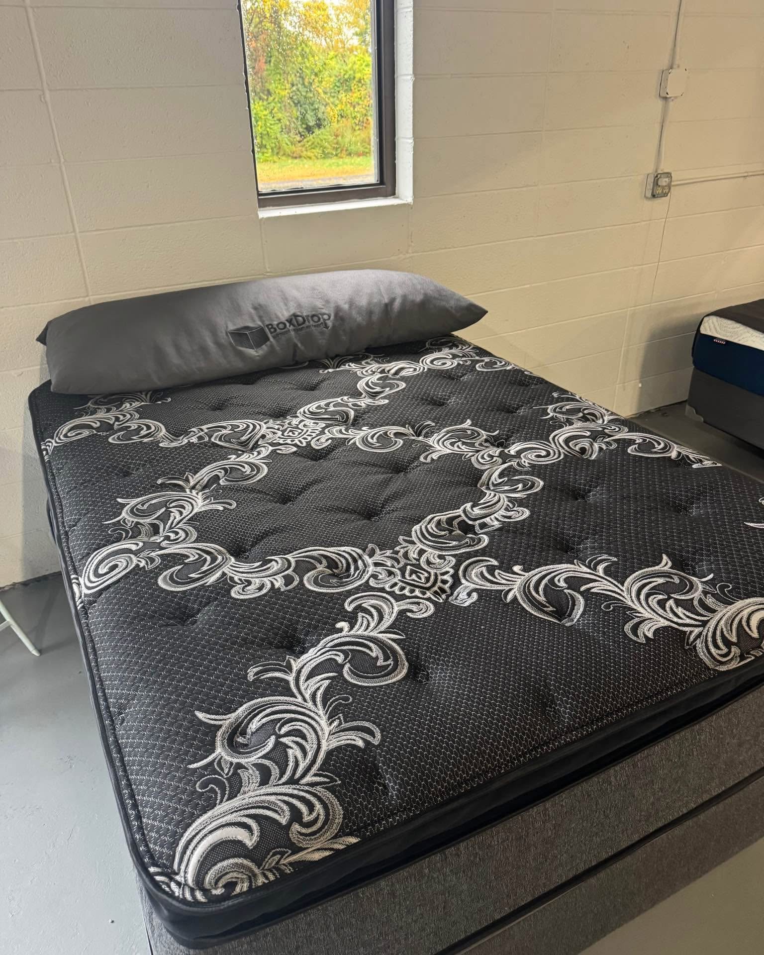 James Amistadi Facebook ad: Mattresses and Savings Outlet Eastwindsor