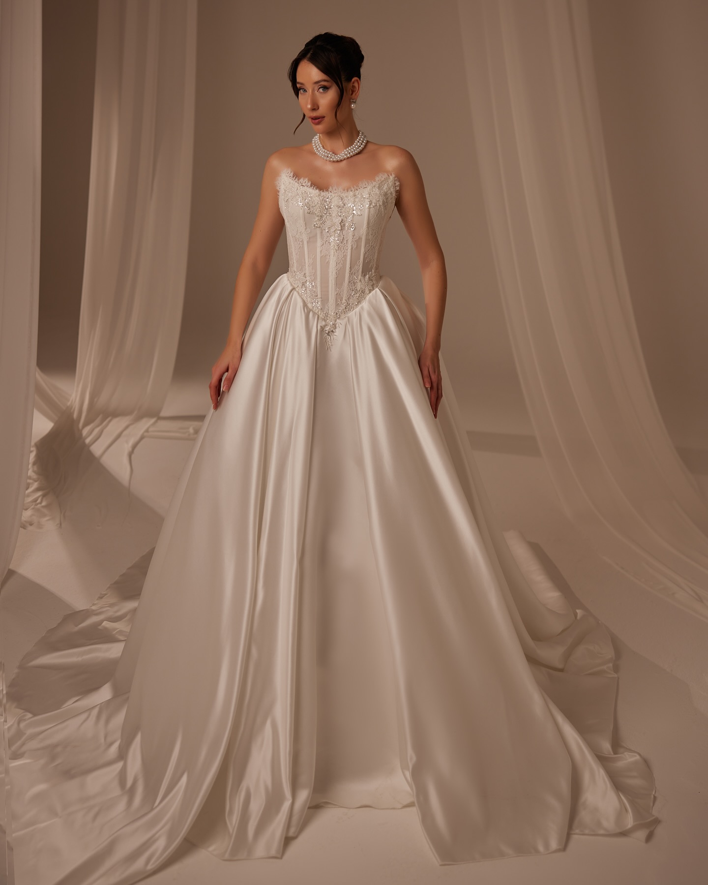 İz wedding house Facebook ad: GARVET | Thé Swan Collection