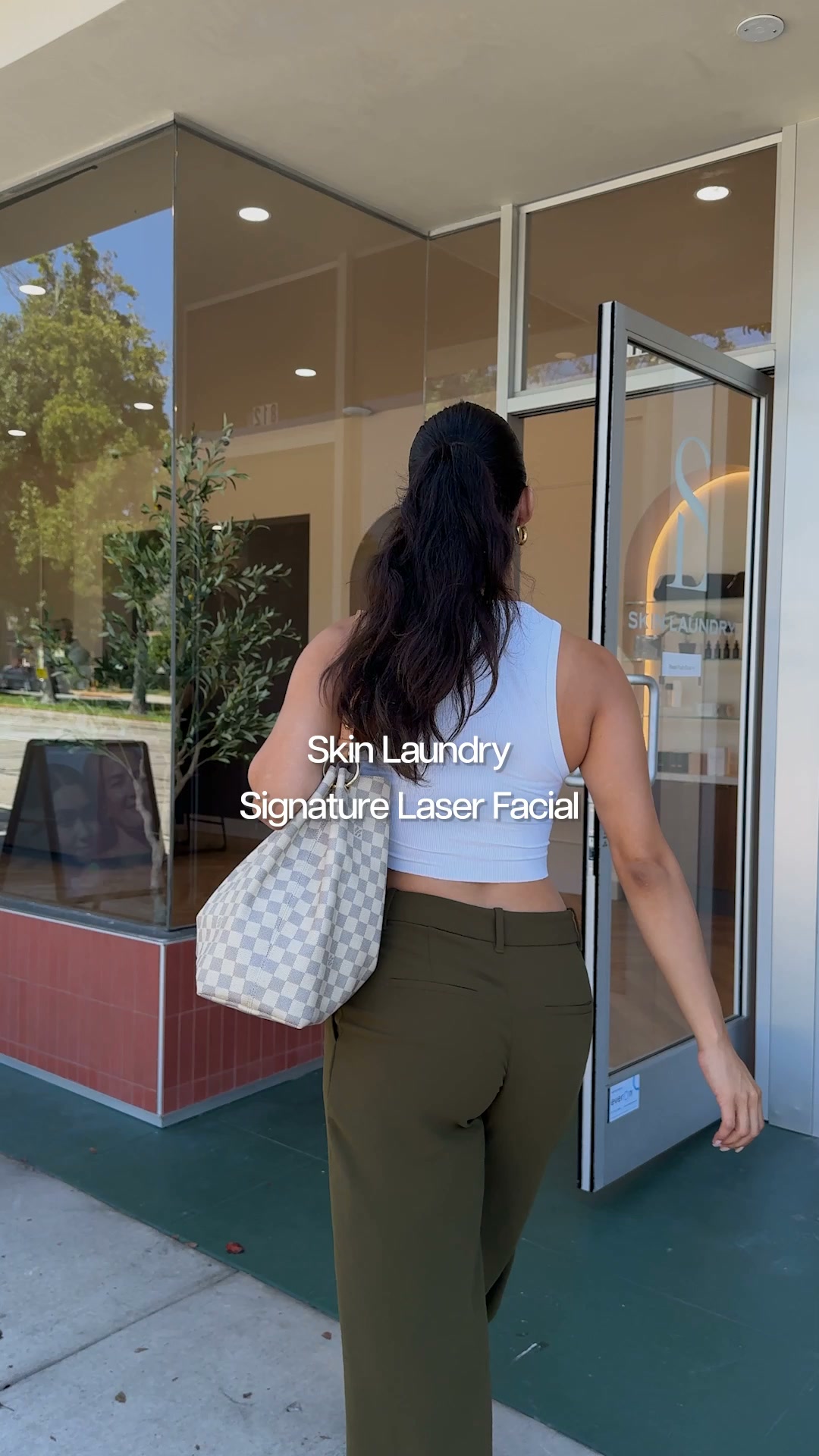 Skin Laundry Facebook ad: First Laser Facial $50 ($275 Value)