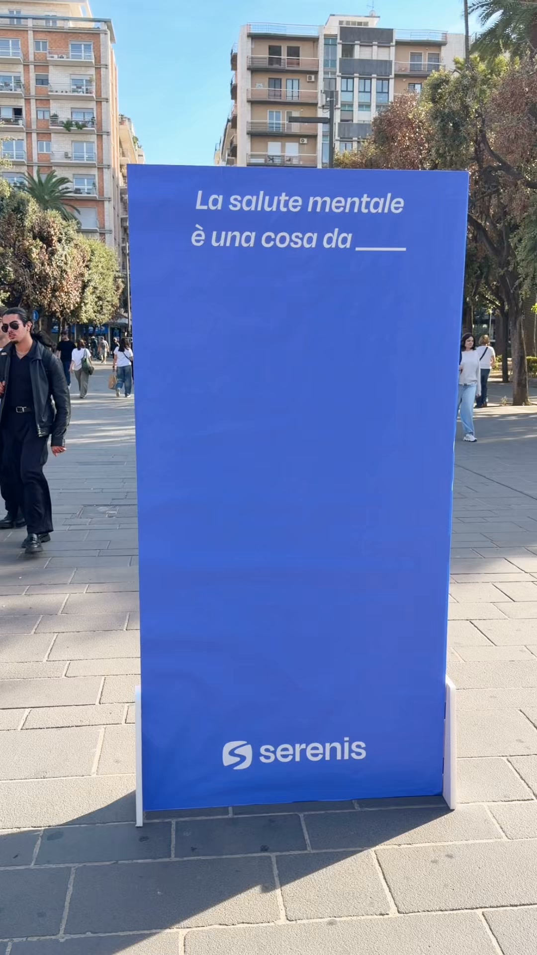 Serenis Facebook ad: Trova il Tuo Terapeuta Ideale Oggi.