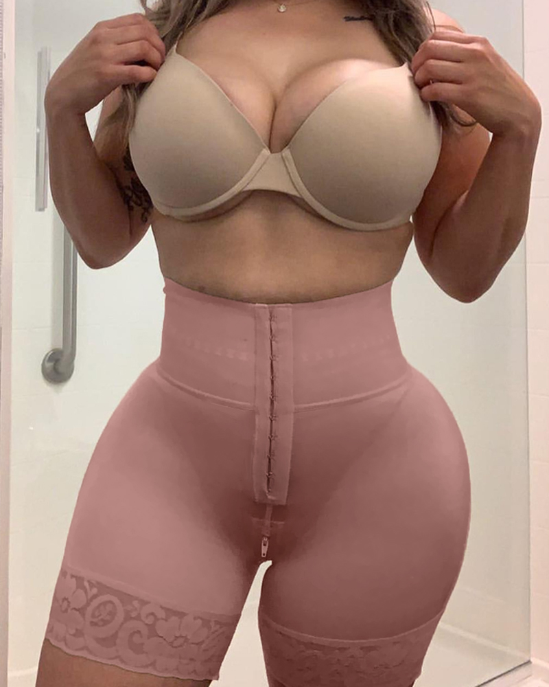 Curvy-faja Facebook ad