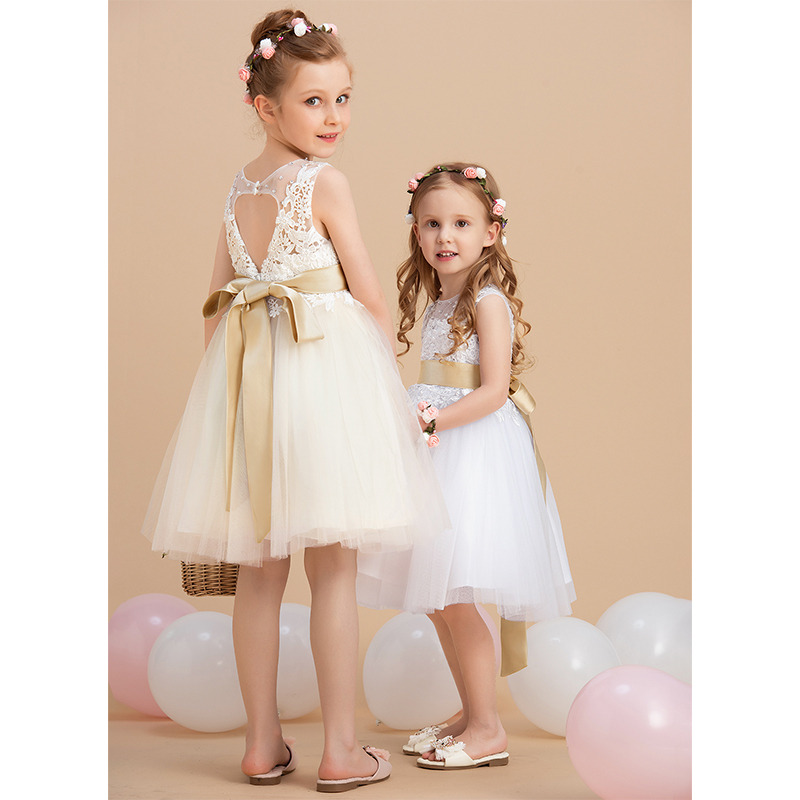 JJ's House Facebook ad: Lange & kurze Kleider, damit Sie bei besonderen…