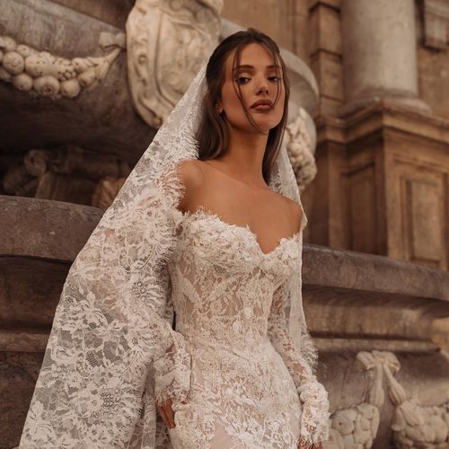 Matrimonio.com Facebook ad: Tutto per il vostro look da matrimonio in…