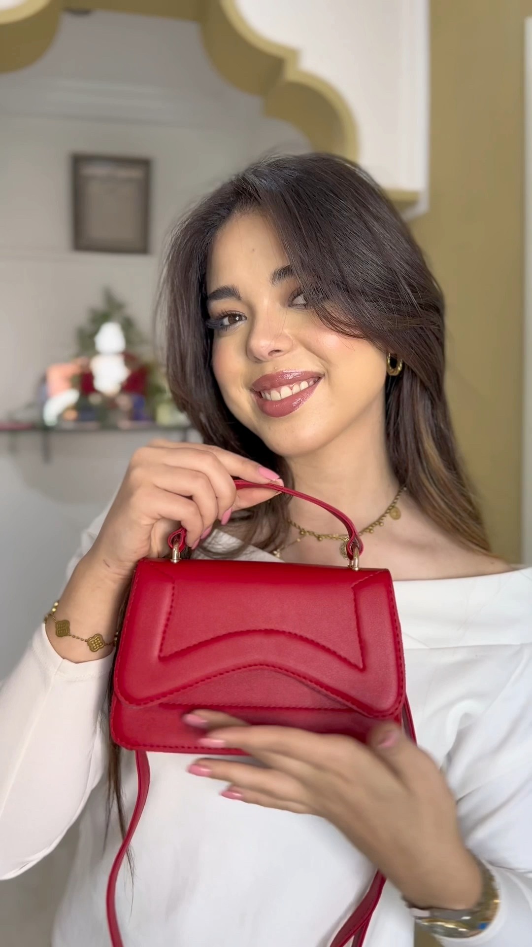 Badr Store Facebook ad: تشري زوز سيكان بـ 39,900 د وتاخو الثالثة هدية بلاش!
