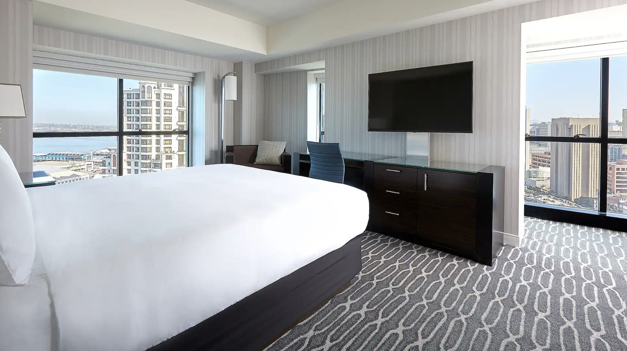 EQIPO Facebook ad: Free Delivery within California on orders of 50+ rooms