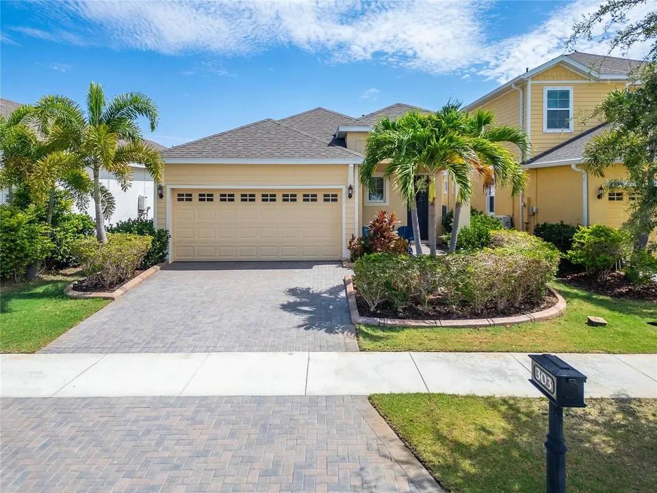 Tampa Bay Infinity Group Facebook ad: 303 BLACKROCK LN.