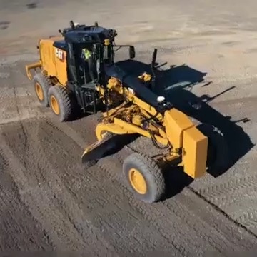 Cat Construction Facebook ad: Mastless Cat Grade with 3D for Motor Graders…