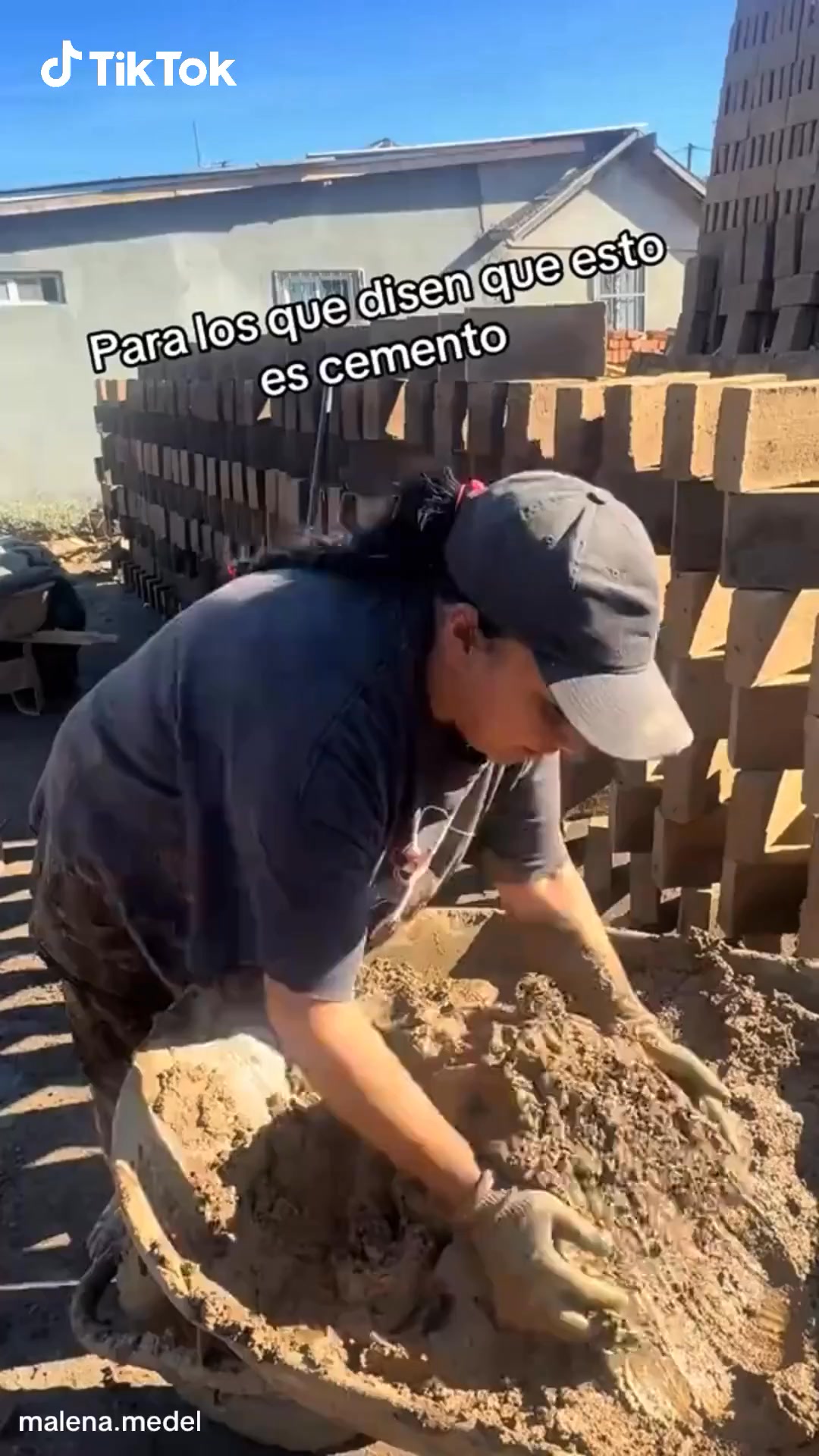 TikTok- Global Facebook ad: Un nuevo día con TikTok.