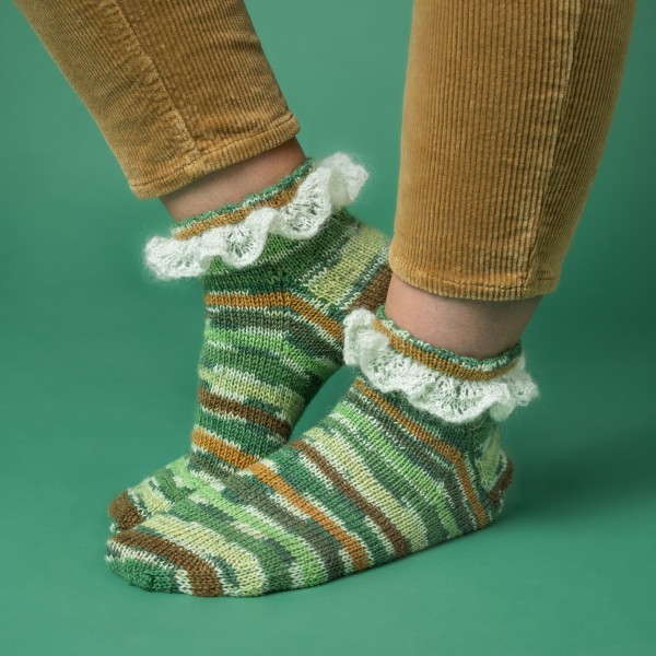 Hobbii Facebook ad: De nouveaux modèles de tricot/crochet GRATUITS sont…