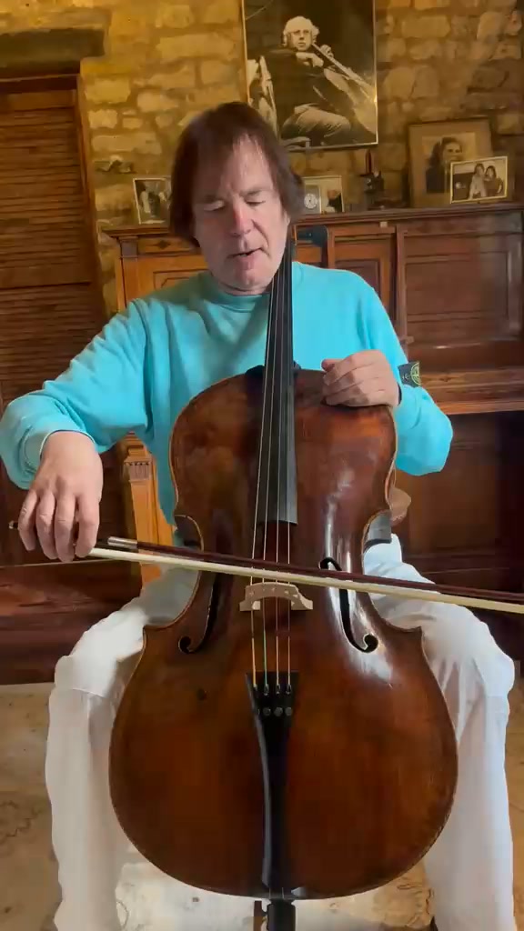 SD Entertainment Facebook ad: Julian Lloyd Webber live in concert