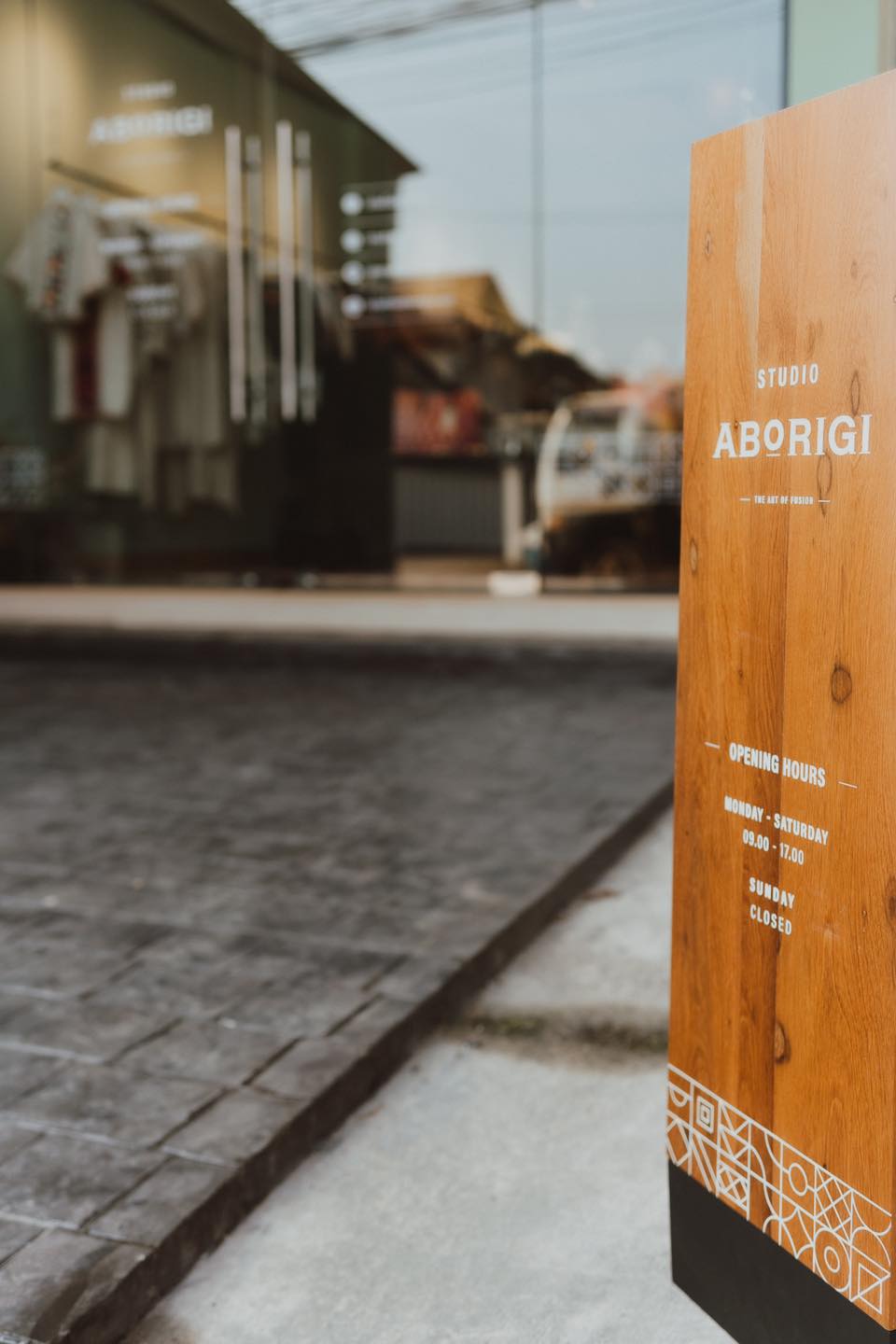 Studio Aborigi Facebook ad: การเดินทางในอีกก้าวย่างใหม่ได้เริ่มต้นขึ้นแล้ว…