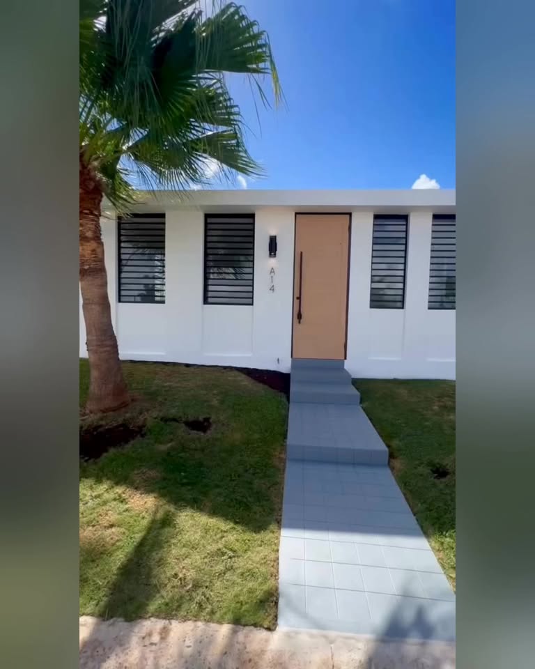 Metro Cuadrado Inmobiliaria Facebook ad: INVEST OR LIVE IN PUERTO RICO