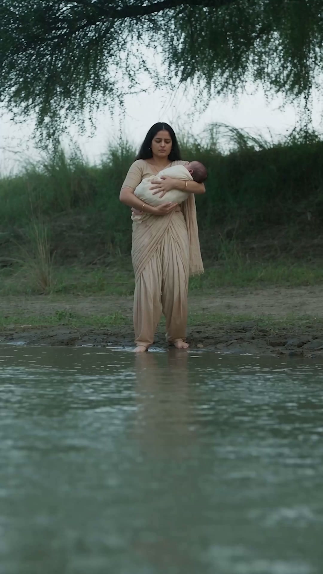 FreeDrama Facebook ad: Start Watching Now