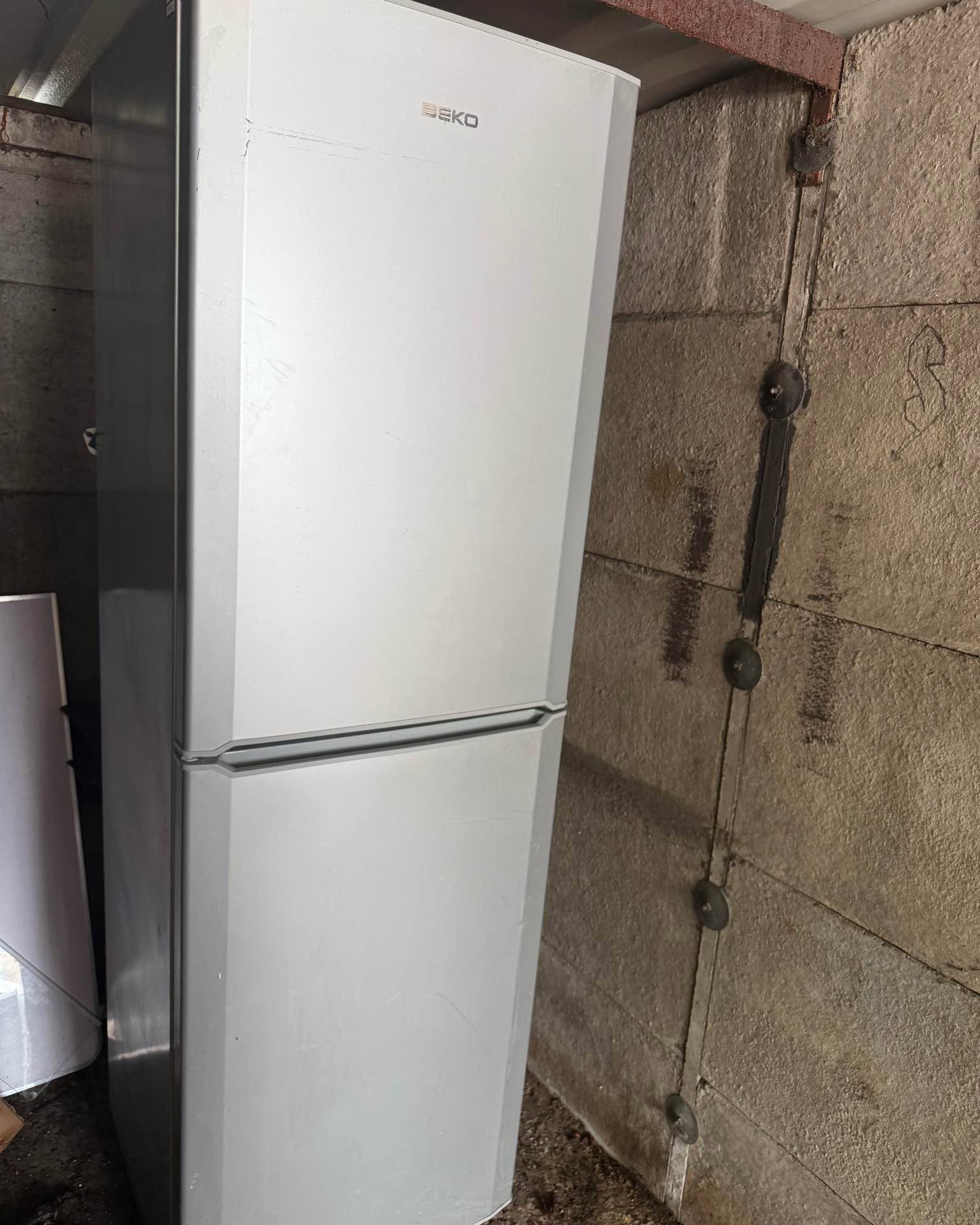 Nicola Jones Facebook ad: BEKO fridge freezer ‘delivery available