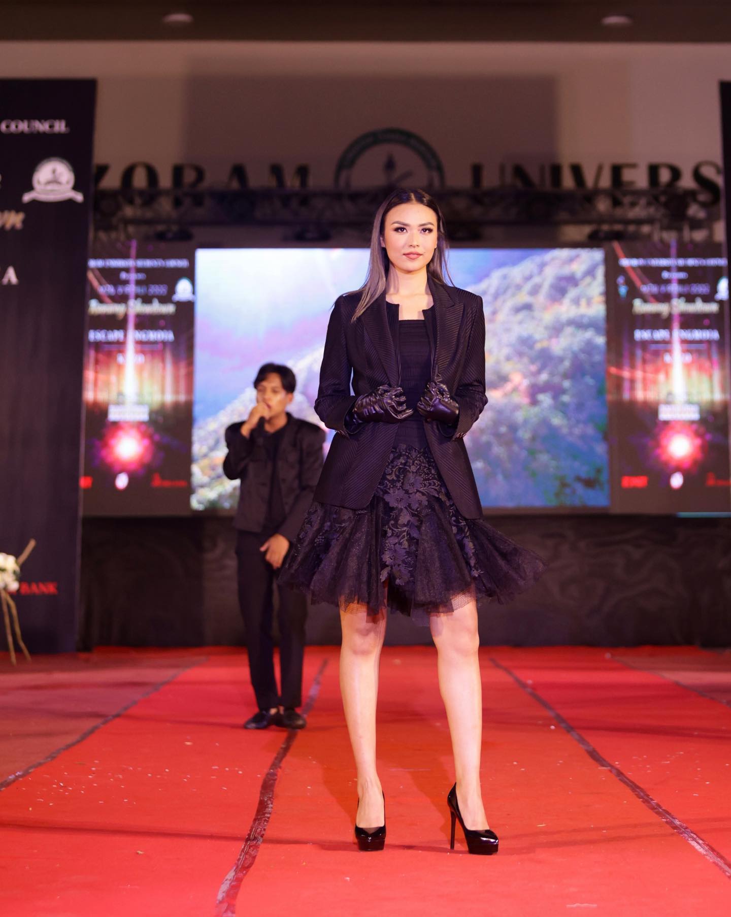 Escape's Fashion Show 2014 Facebook ad: @mzu_virthli