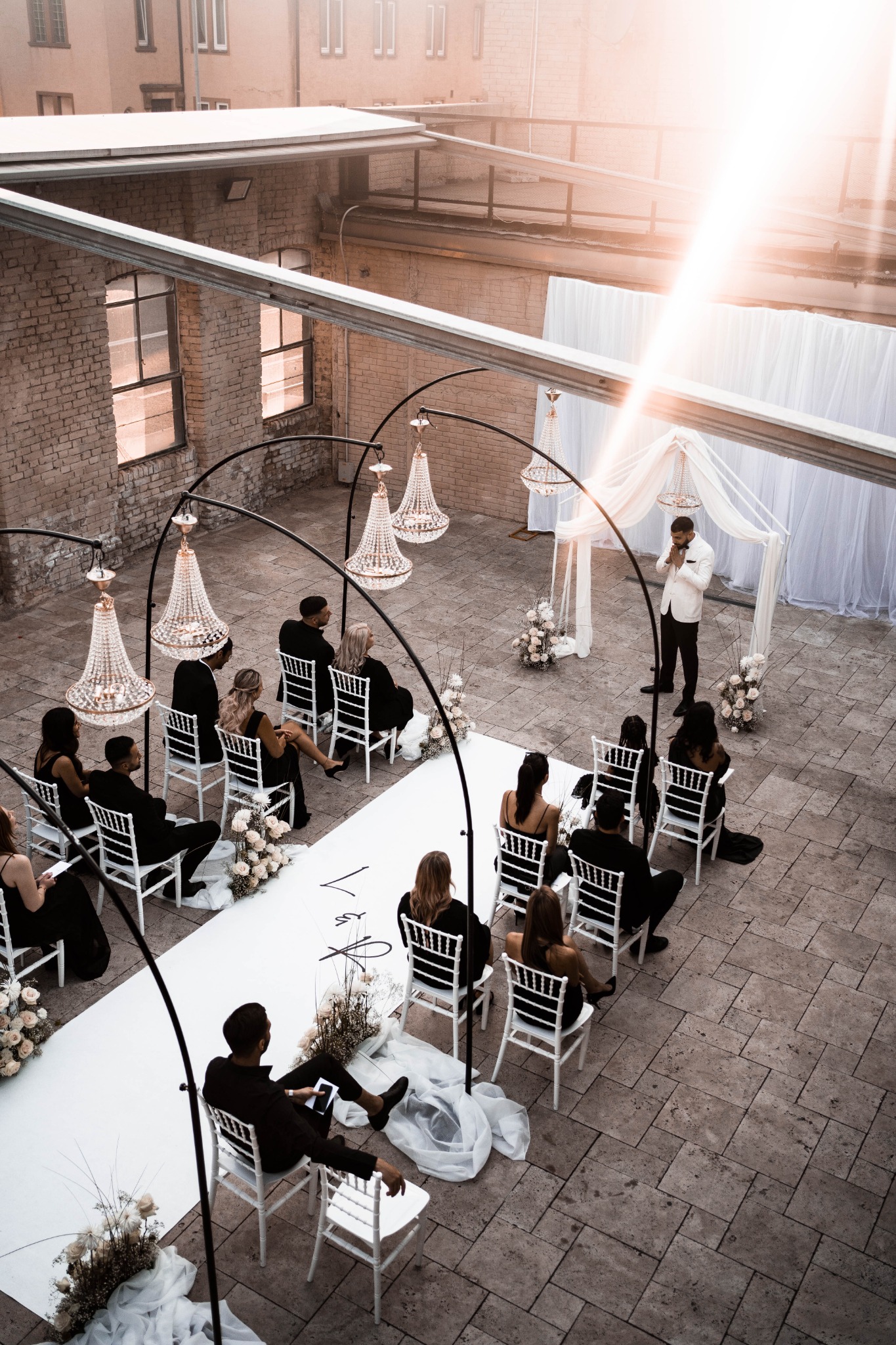 Ostertag Eventlocation Facebook ad: Eure Hochzeit verdient eine besondere Kulisse.