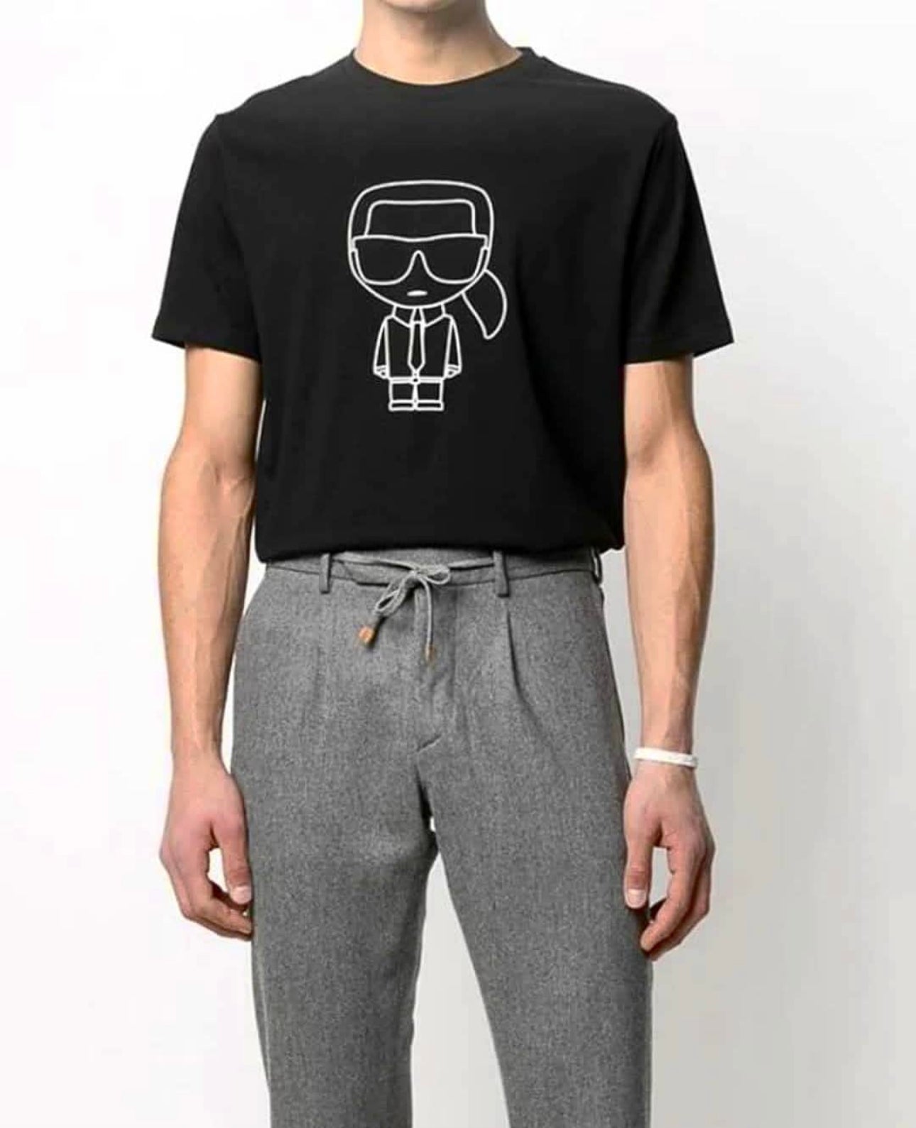W-sales Facebook ad: 2+1 ΔΩΡΟ!
