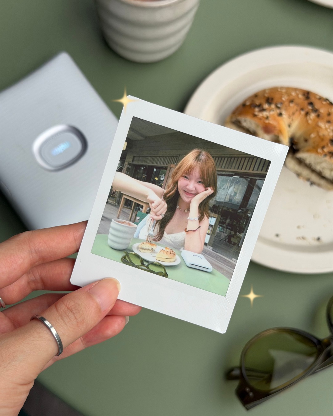Instax Thailand Facebook ad: Take your time on a slow day ใช้เวลากับตัวเอง…