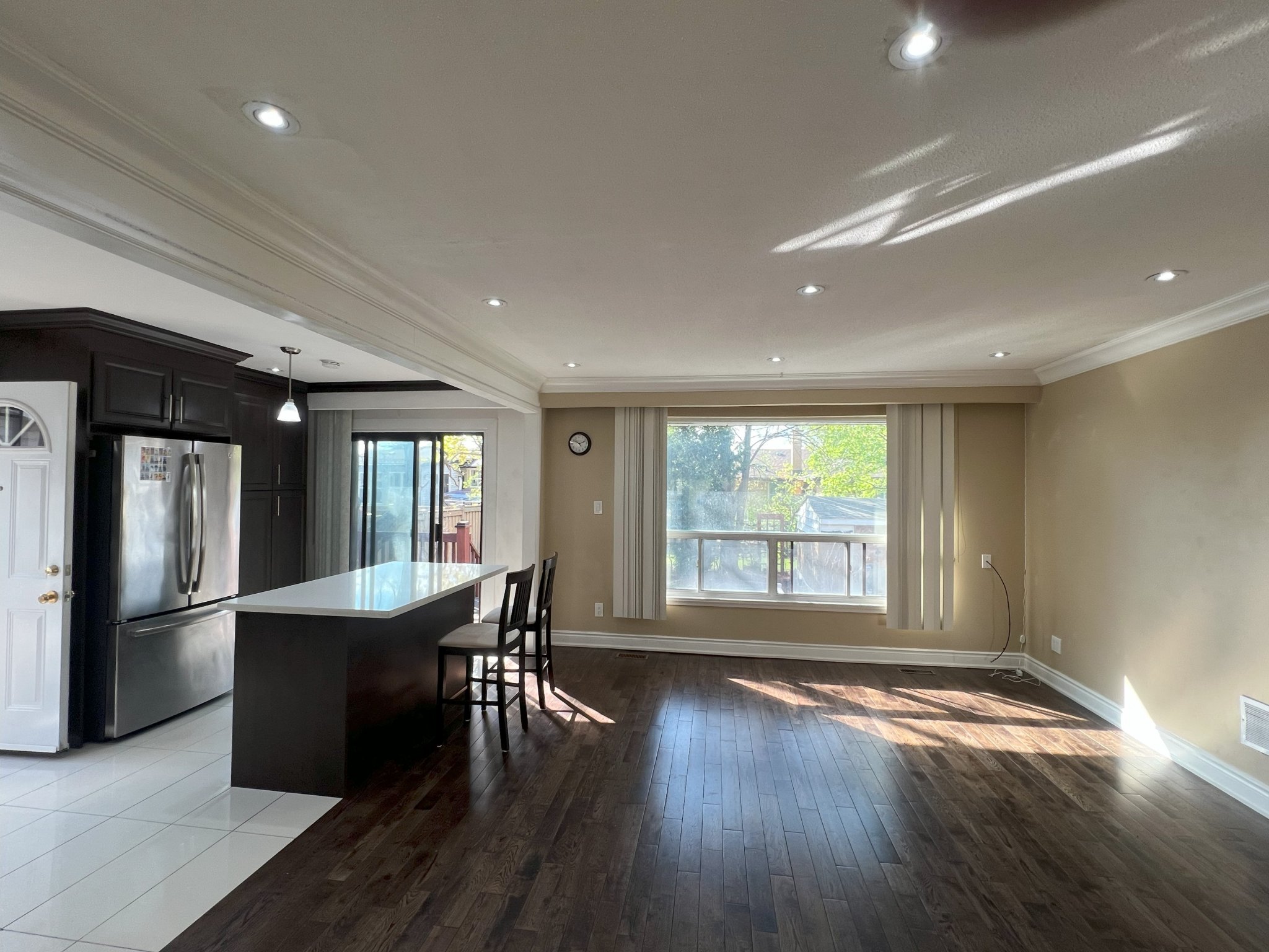 Brand Drive Facebook ad: 3 Beds 2 Baths - House