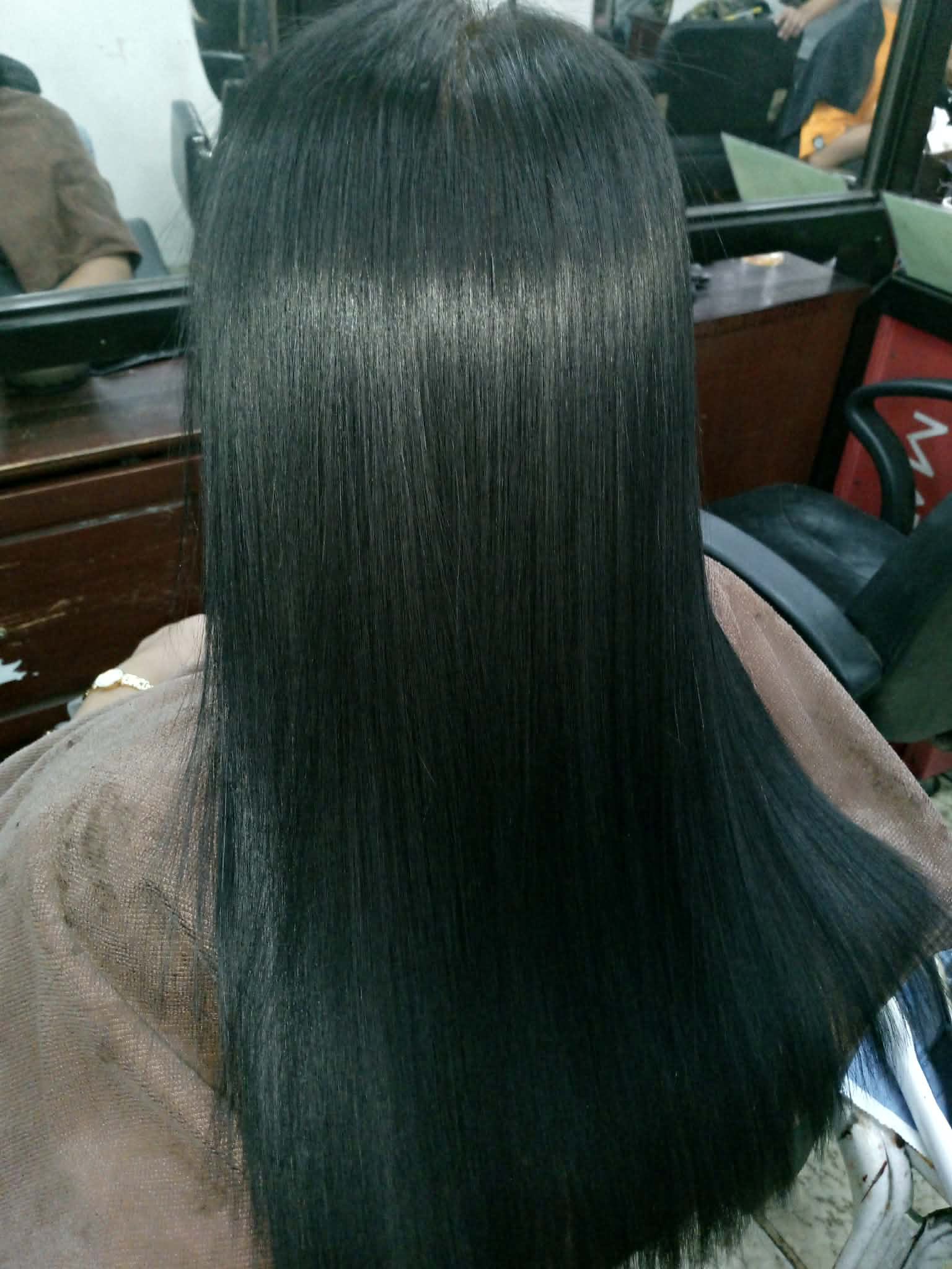 Zoe & Bonchong Beauty Salon Facebook ad