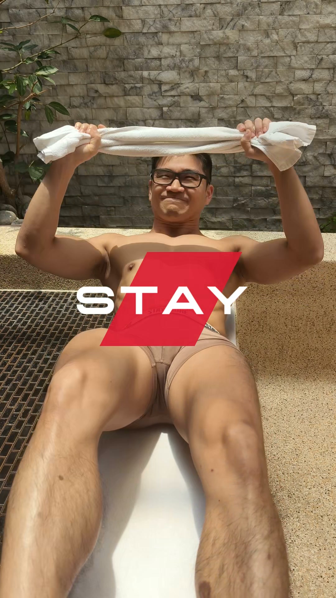 STAY men's underwear Facebook ad: 每天陪你最久的,不是手機。
