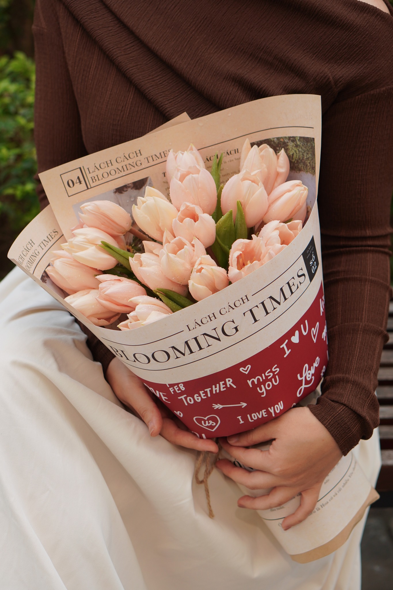 Tiệm hoa lách cách - Sài Gòn Facebook ad: Màu hoa Tulip được yêu thích nhất