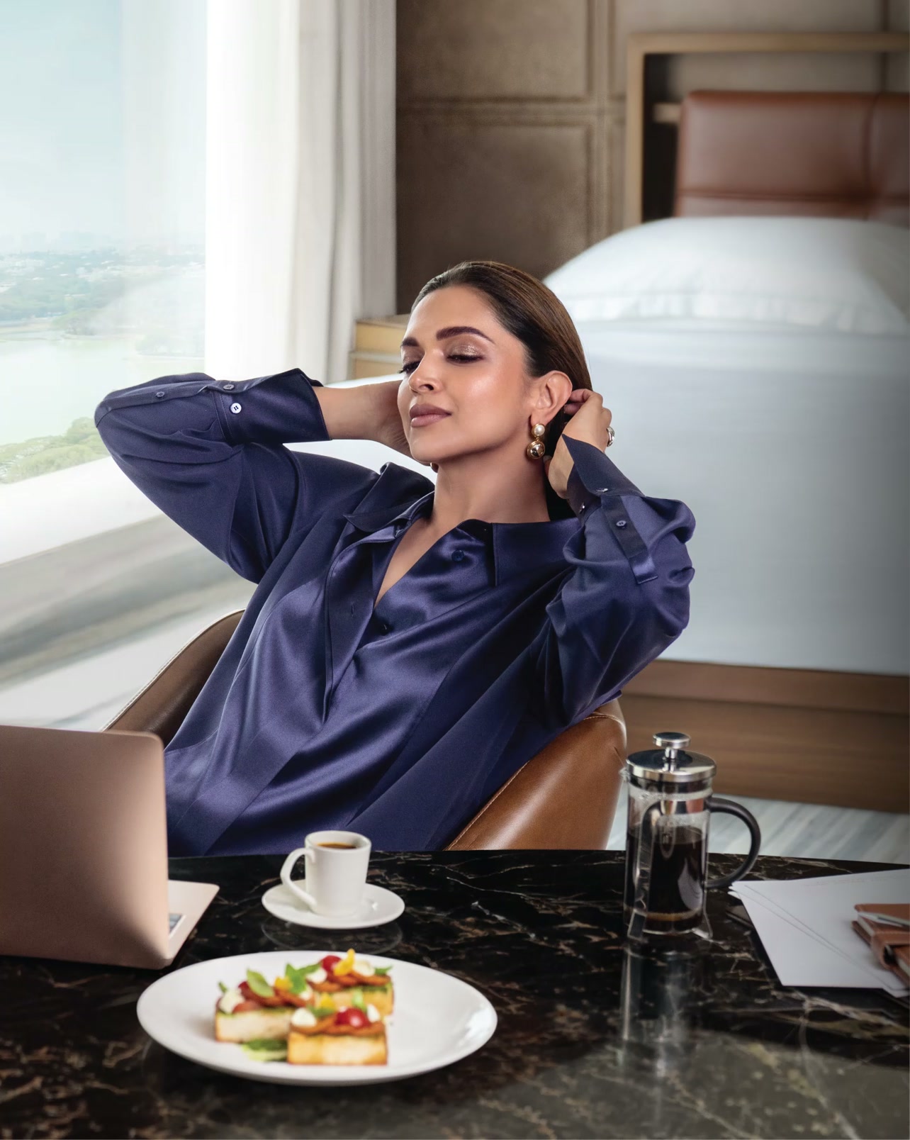 Hilton Facebook ad: Hilton x Deepika Padukone