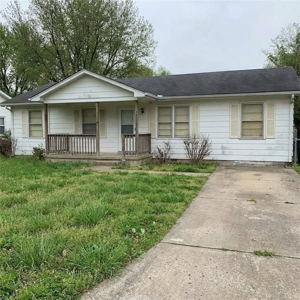 Shop Comfort Facebook ad: Abandoned Houses (Insights)