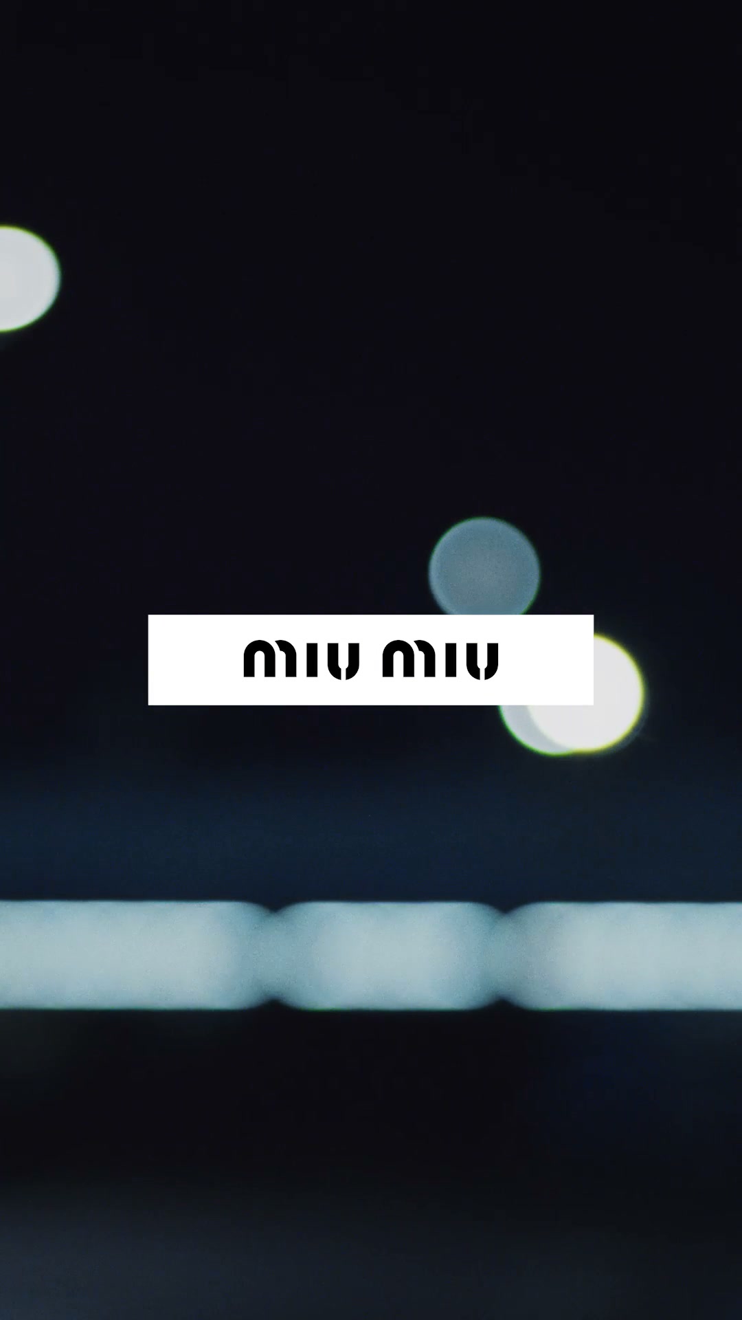 Miu Miu Facebook ad: Colección Miu Miu FW26
