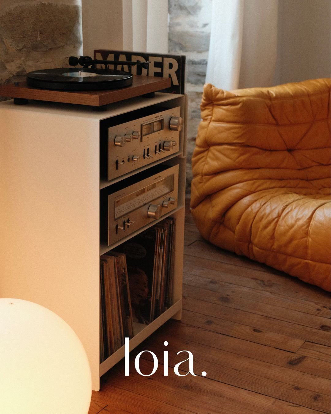 Loia Facebook ad: Découvrez les meubles Hifi LOIA.
