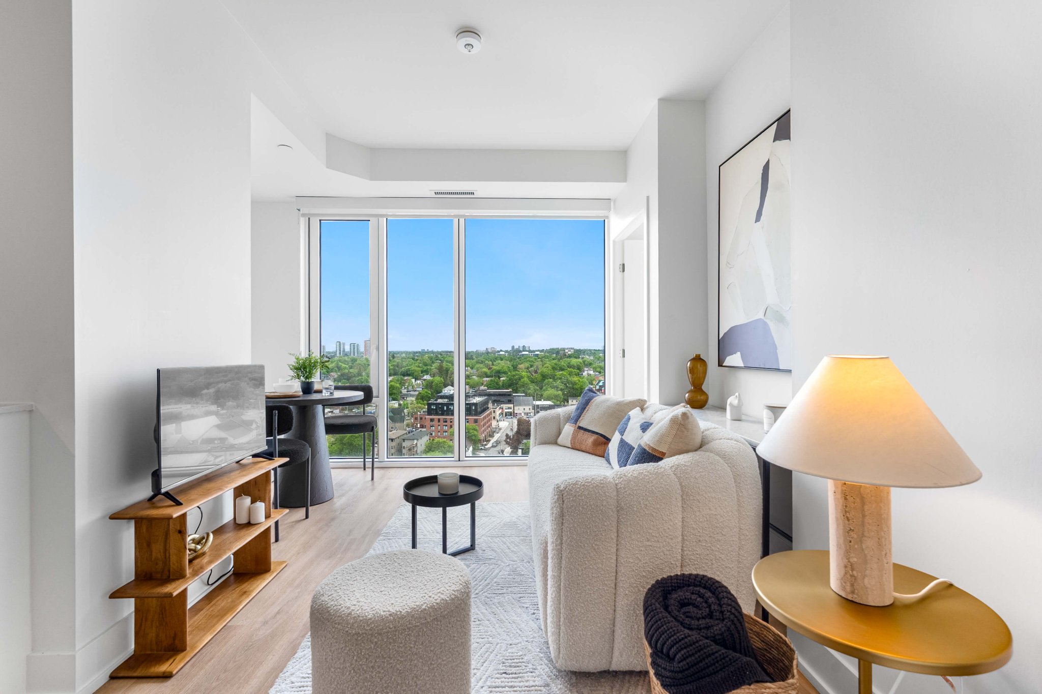 Emily Clarke Facebook ad: 1 Bed 1 Bath Apartment