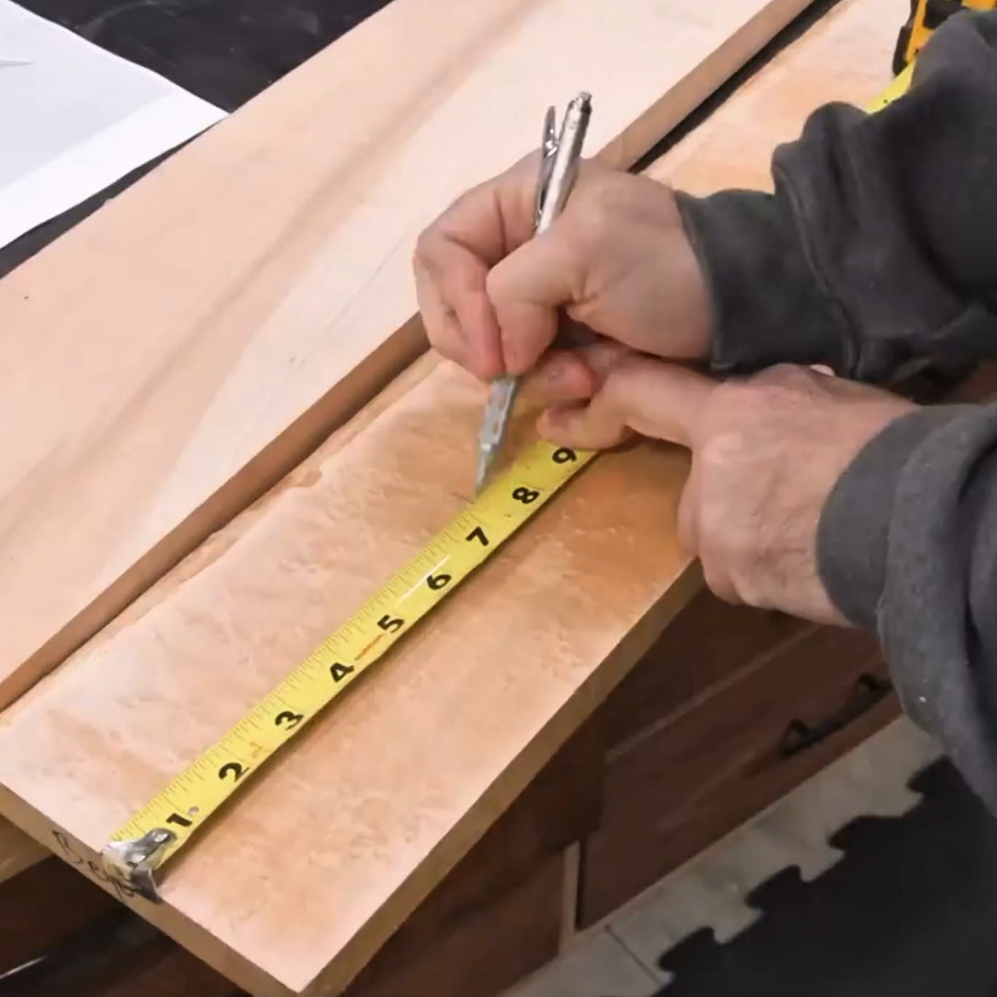 Master Crafts DIY Facebook ad: 100+ plans. Every measurement.