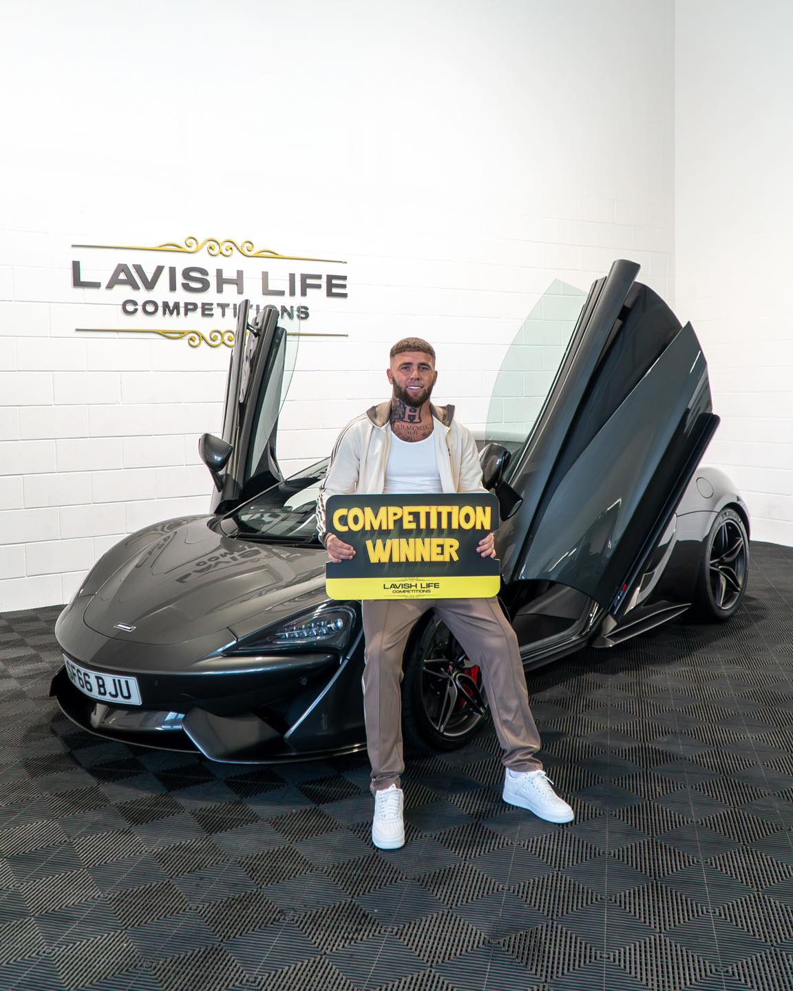 Lavish Life Competitions UK Facebook ad