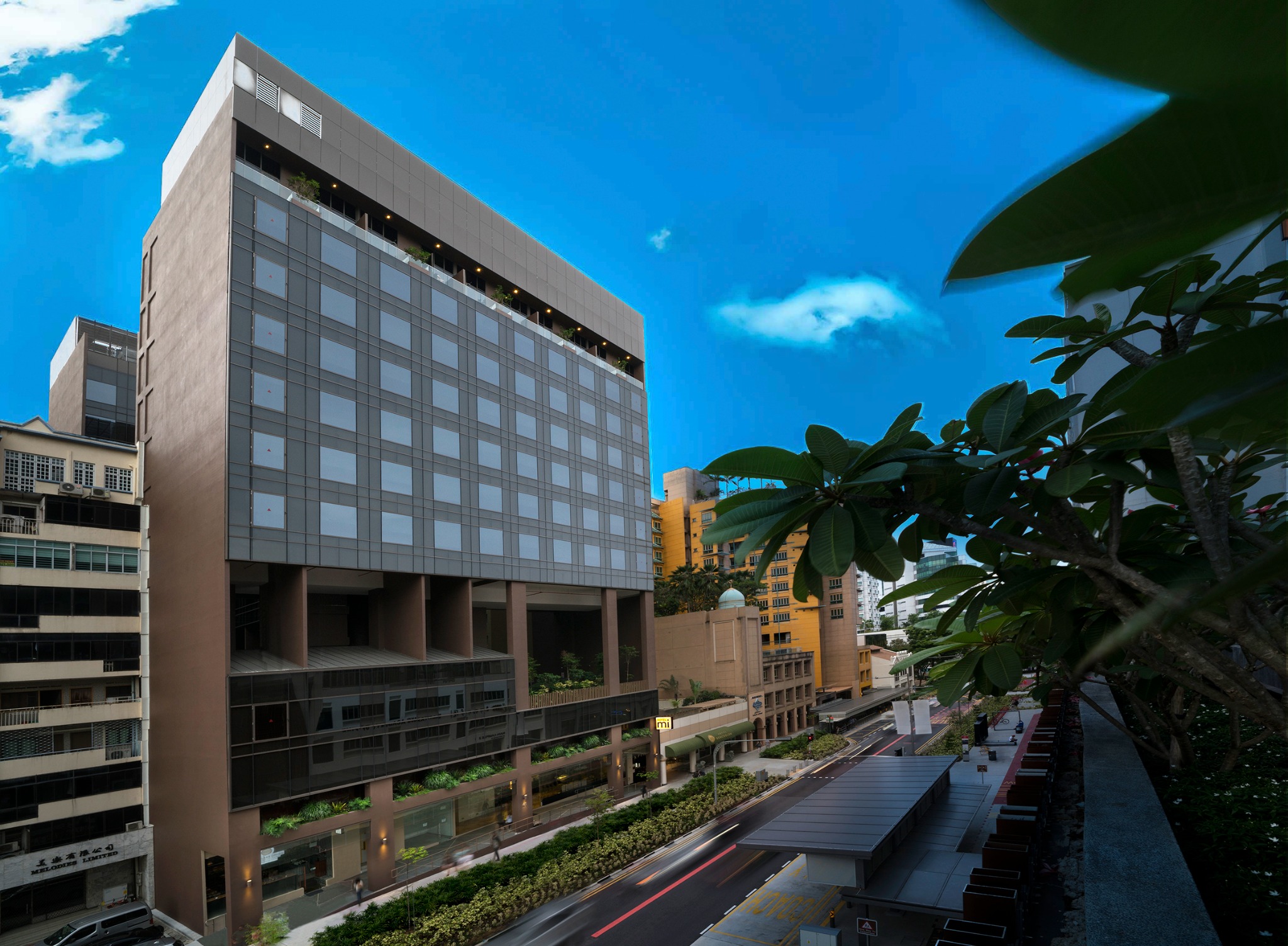 Hotel Mi Facebook ad: ๐๐ฅ๐๐ง ๐๐ก๐๐๐ & ๐ฌ๐๐ฏ๐ ๐ฎ๐ฉ ๐ญ๐จ ๐๐%!