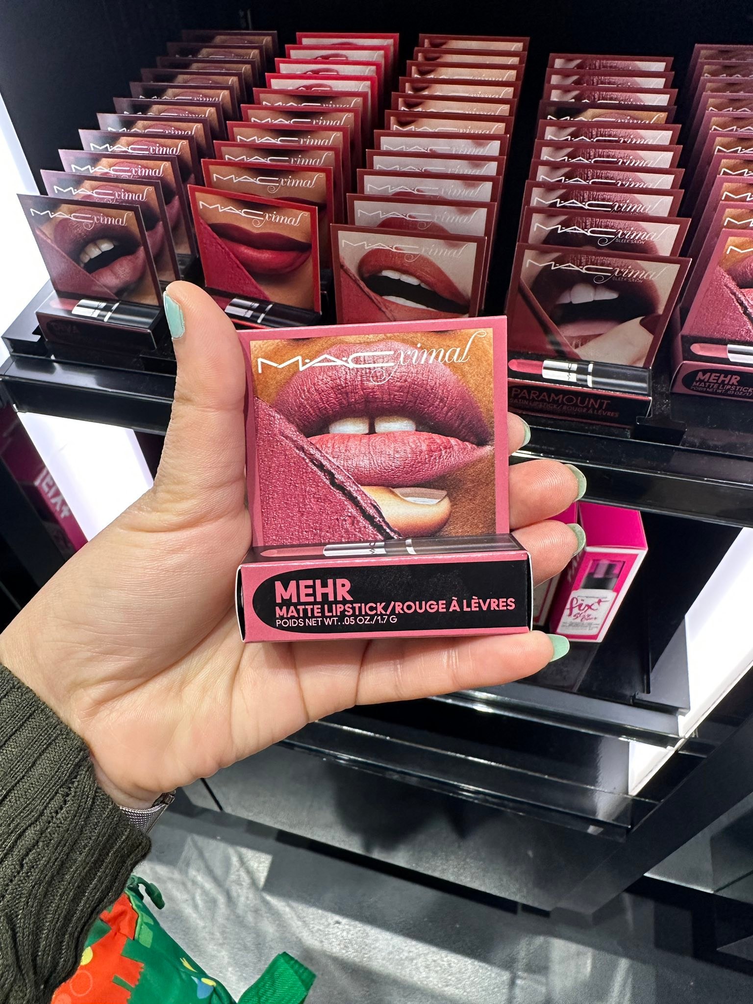 Mayra’s Mini Shop Facebook ad: Buying cosmetics shouldn’t come with doubt.