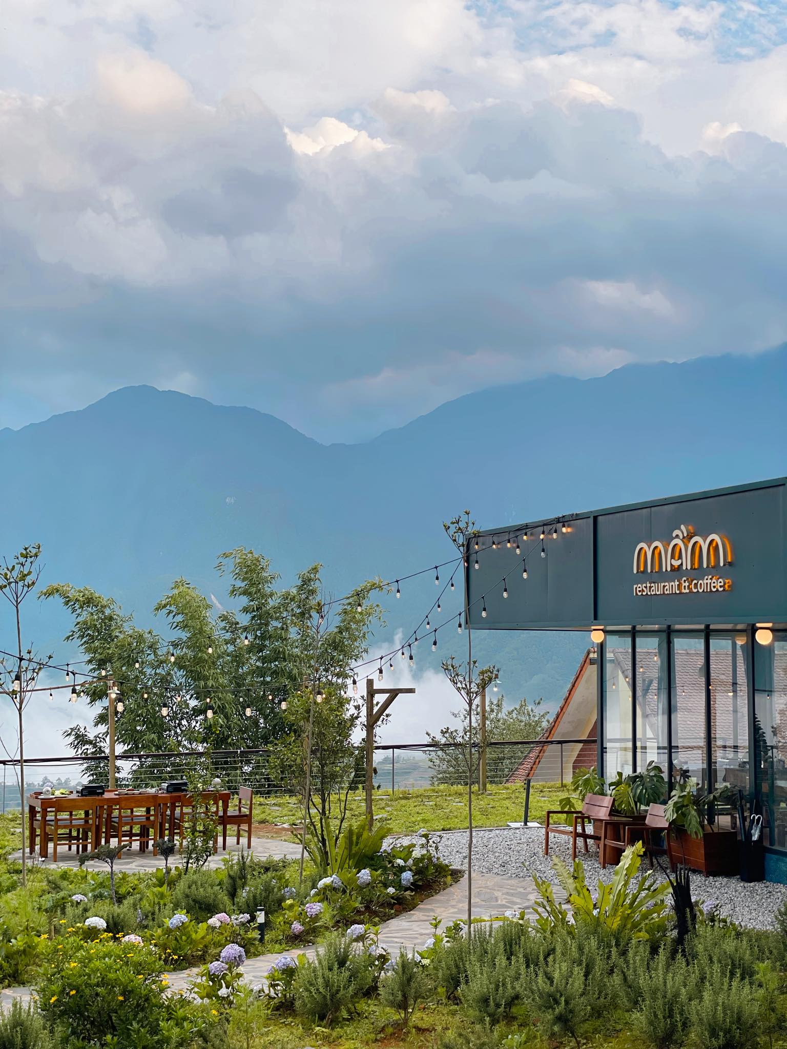 Mầm Restaurant & Coffee Facebook ad: BẠN CẦN GÌ KHI ĐẾN SAPA?