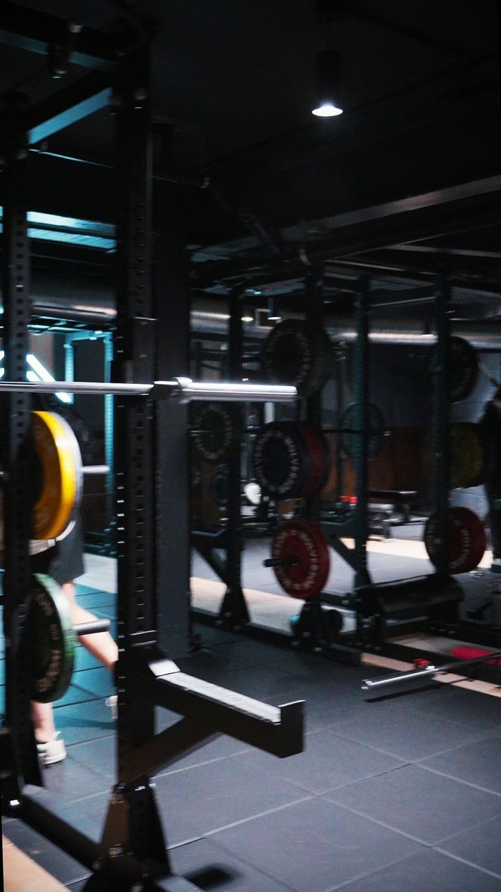 Jetts 24 Hour Fitness Hammersmith Facebook ad: Hey everyone, ready to crush your fitness goals…