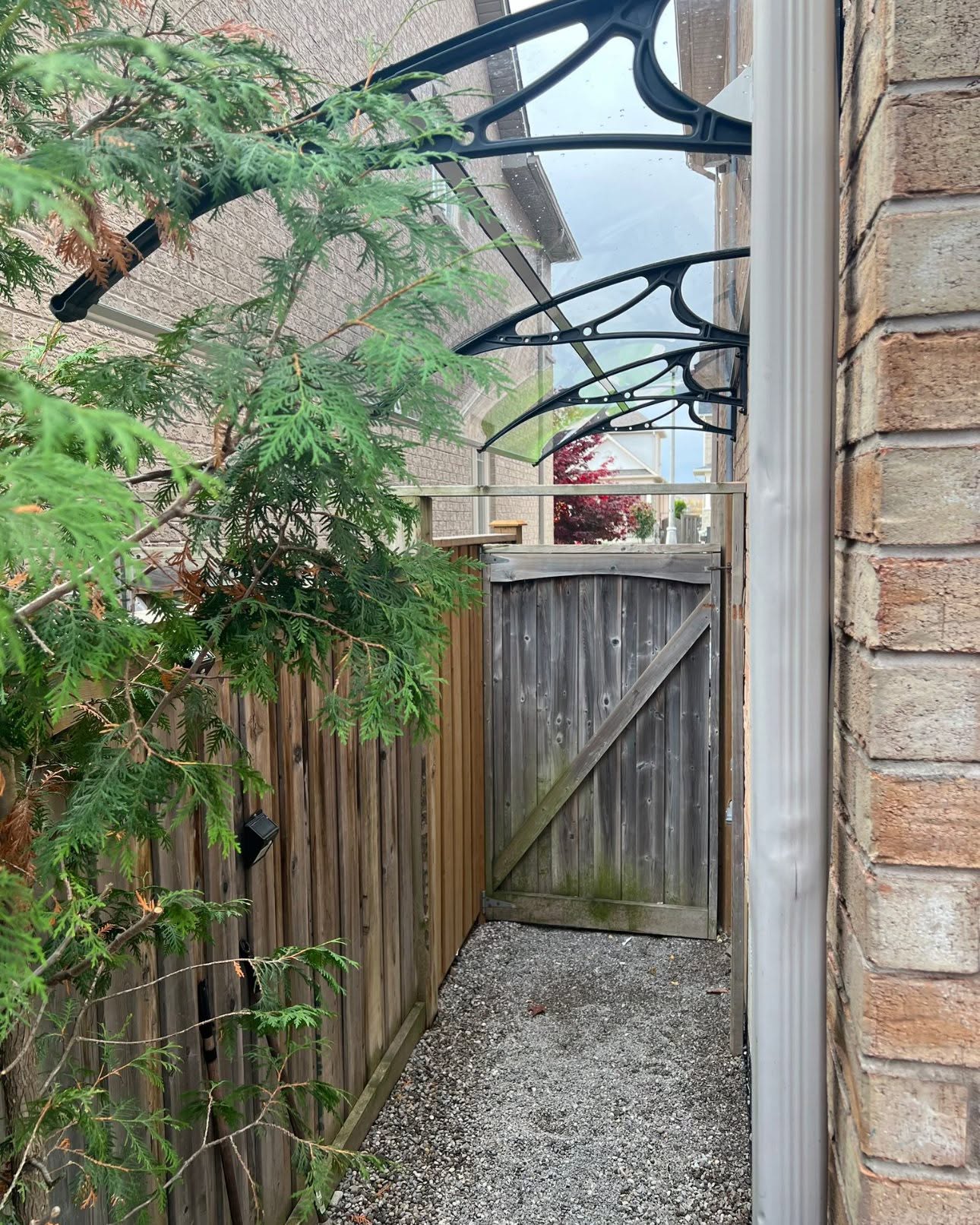 Gleb Nikitashenko Facebook ad: Canopy Awning (rain/snow shelter, patio cover)