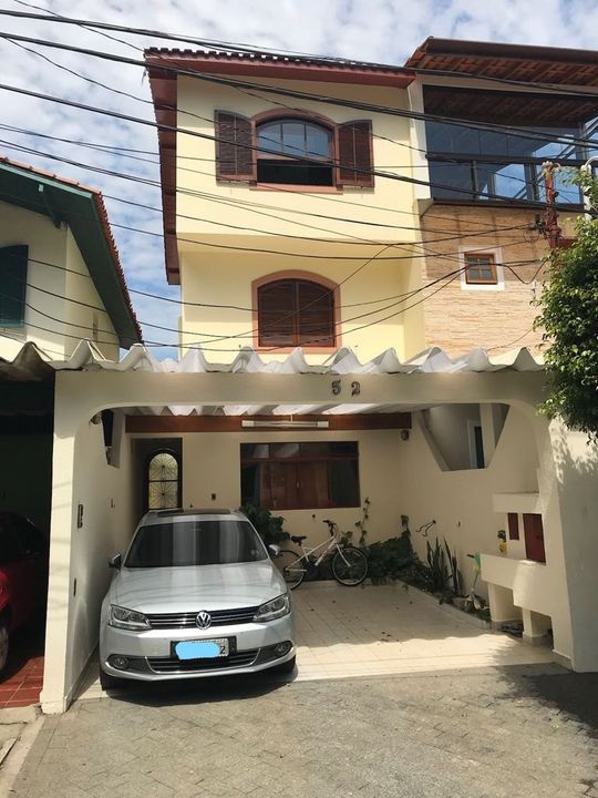Viva Real Facebook ad: Sua casa nova pode estar aqui.