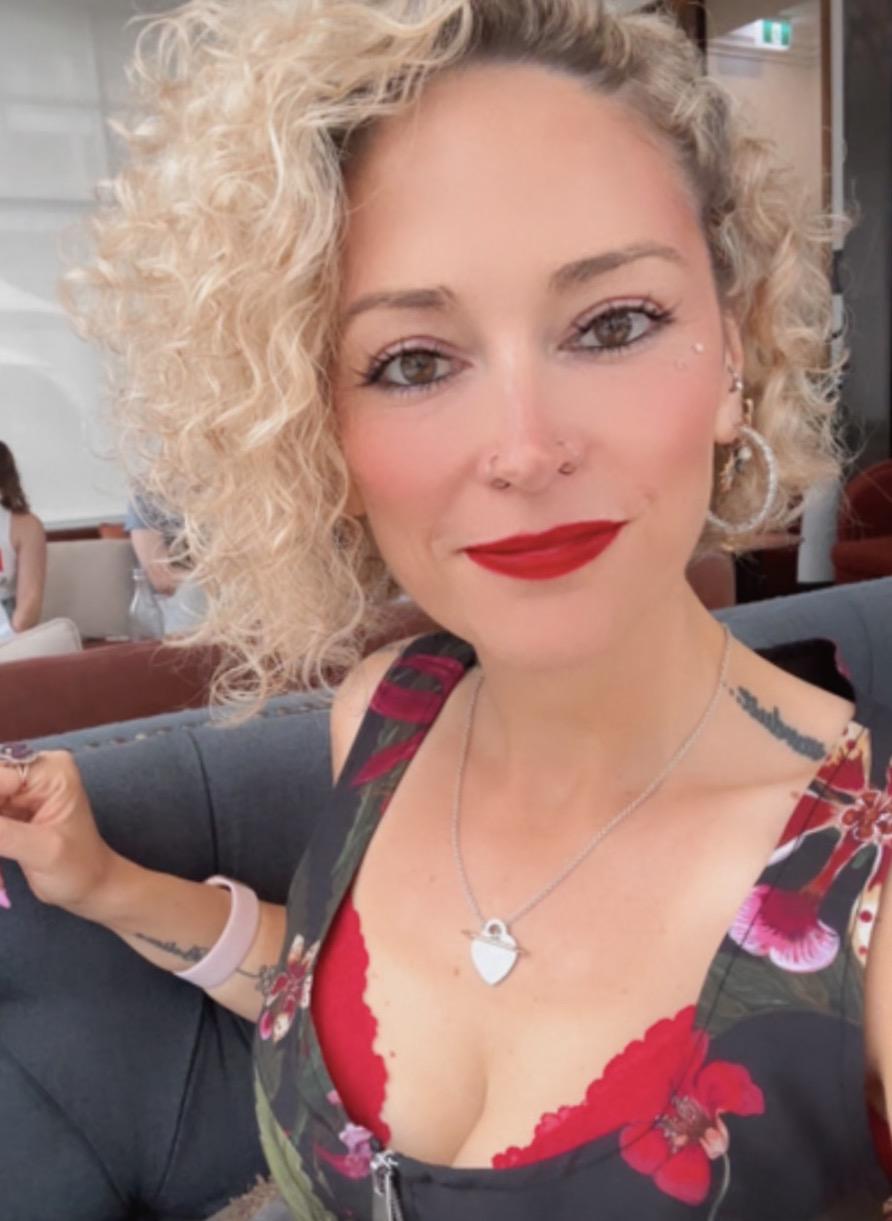 Skye Hanley - The 2-Hour CEO Facebook ad