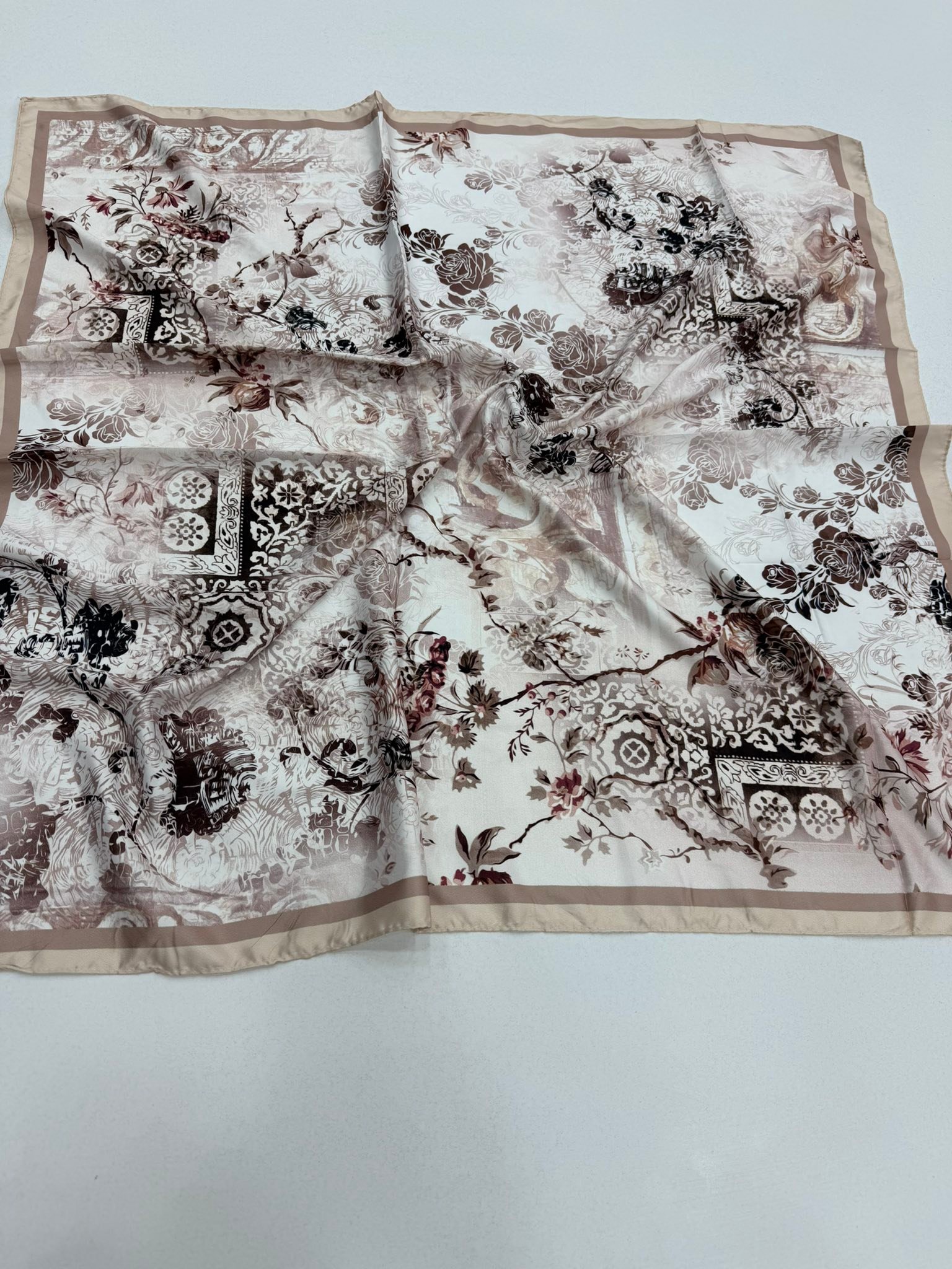 Farid foulards eleulma Facebook ad: ساتا كاري 90/90