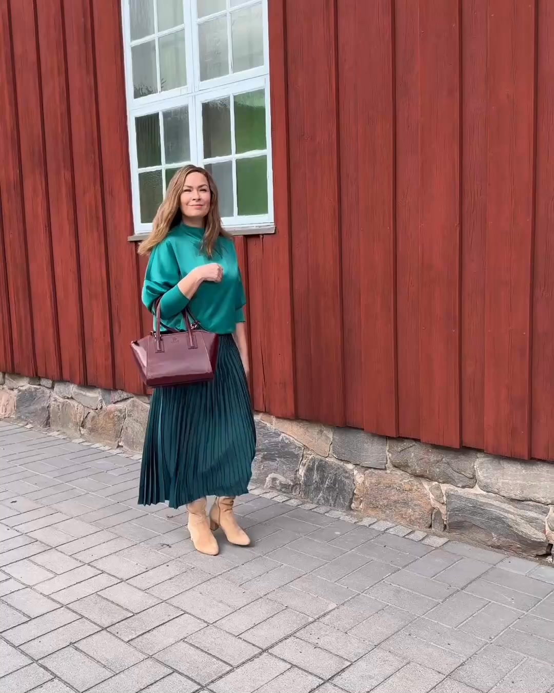 Utua Facebook ad: Laadukas nahkalaukku, se Utua