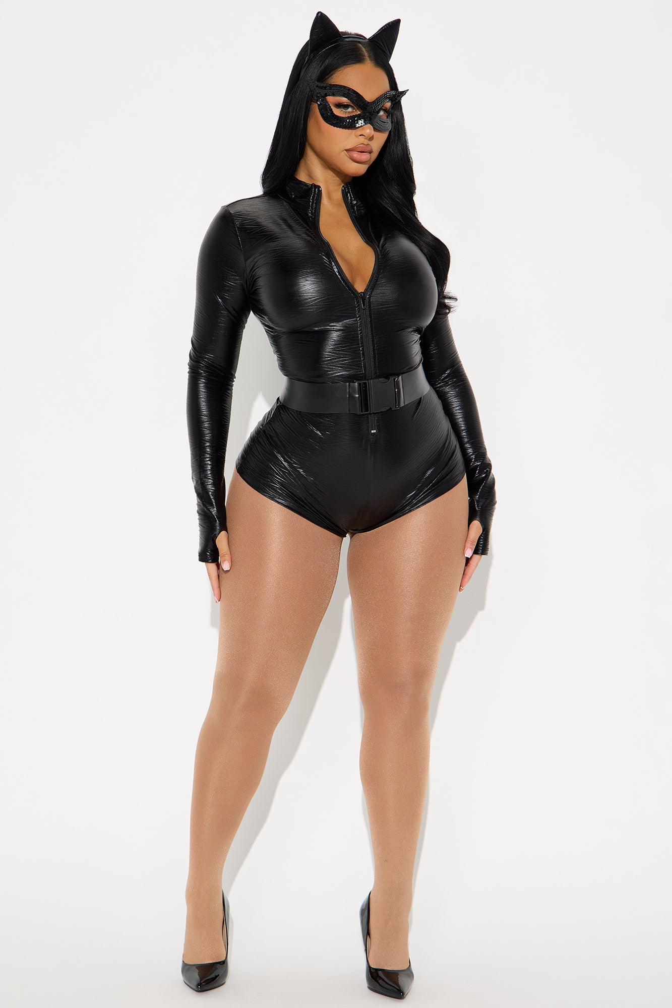 Fashion Nova Facebook ad: Tu disfraz perfecto está aquí.