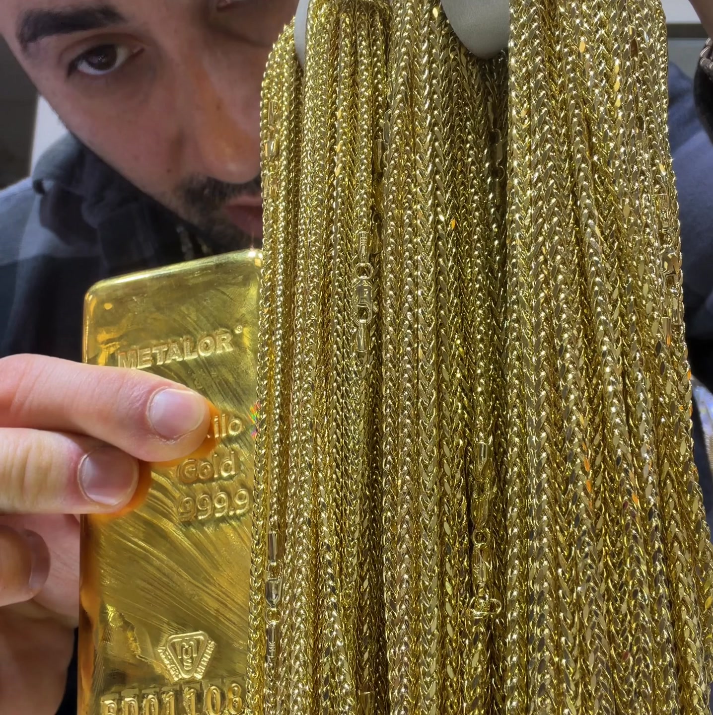 Trax NYC Custom Jewelry Facebook ad: 14K Gold Palm Chain - Get The Perfect Link