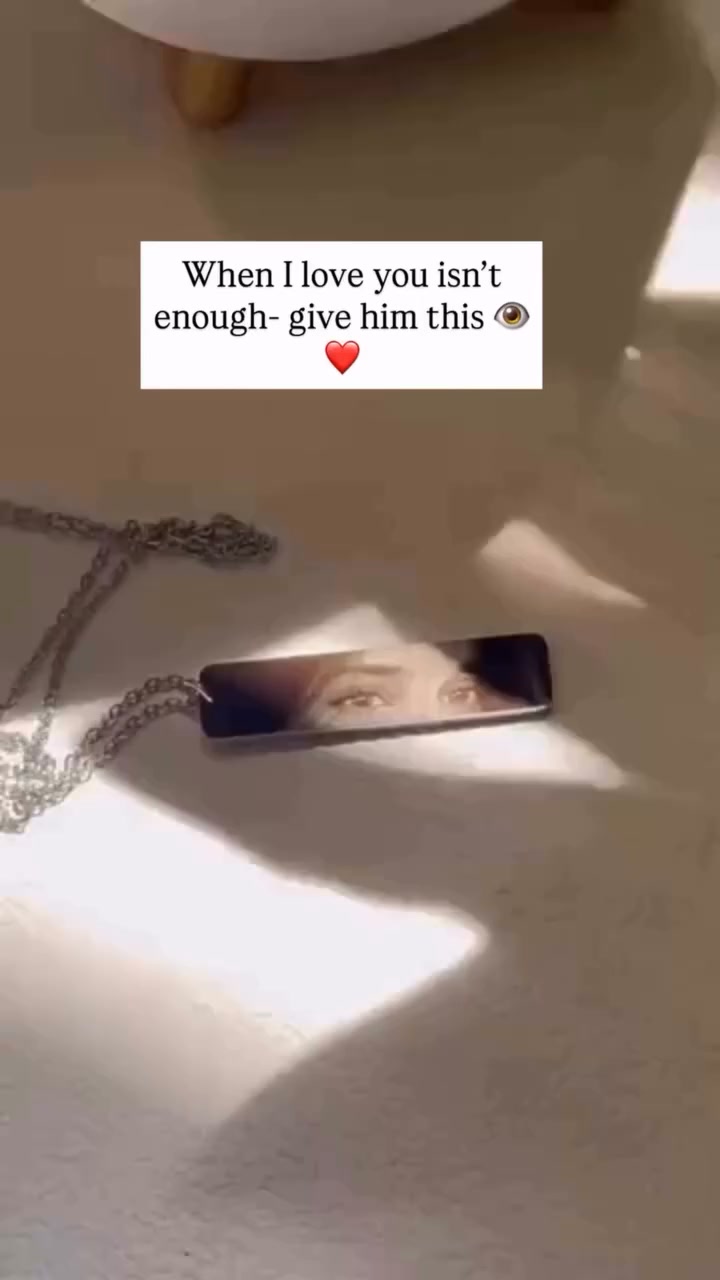 CraftBazar Facebook ad: A Meaningful Gift They’ll Never Forget